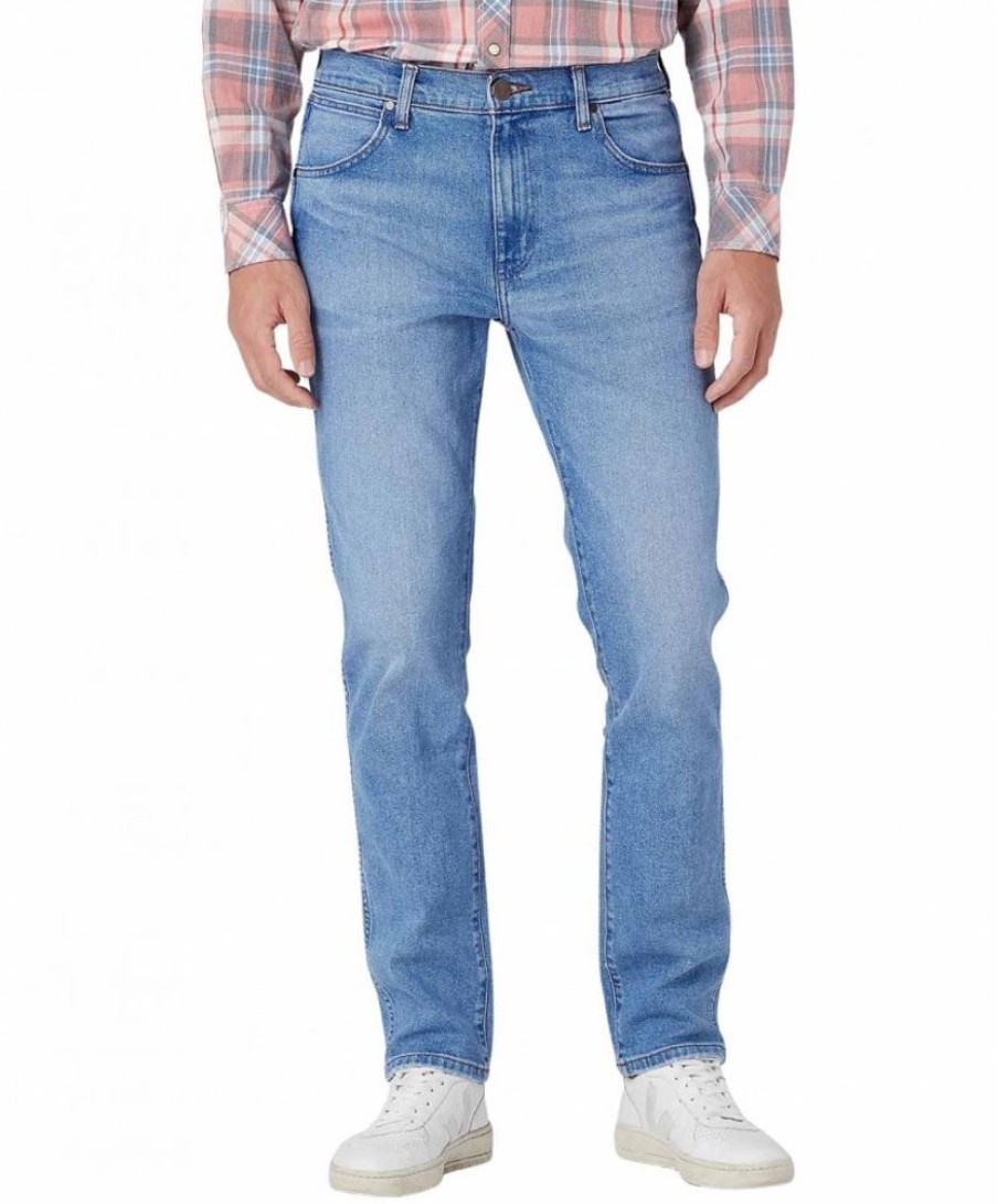 Herren Wrangler Tapered | Wrangler Larston Jeans Tapered In Hellblauer Waschung