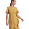 Damen Vero Moda Kleider | Vero Moda Wickelkleid Henna Mit Punktmuster In Harvest Gold