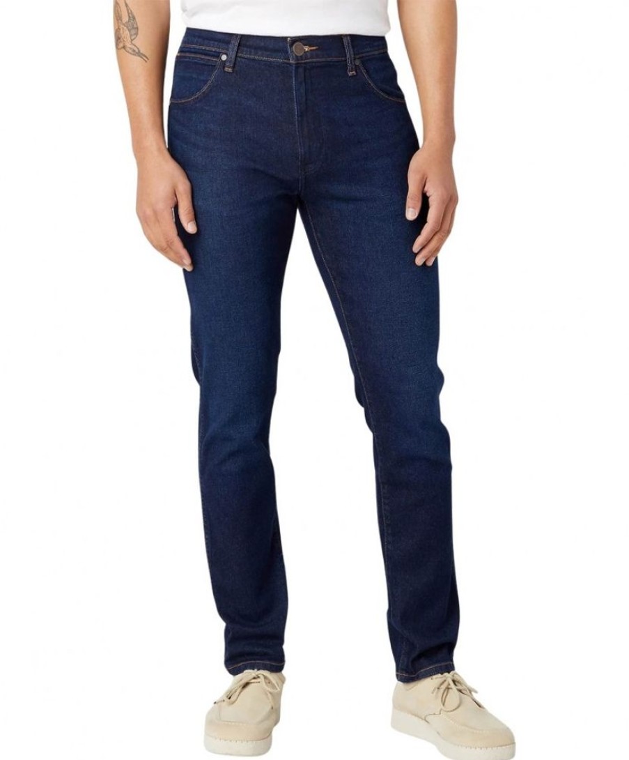 Herren Wrangler Tapered | Wrangler Larston Slim Tapered Jeans In Dunklem Stonewash