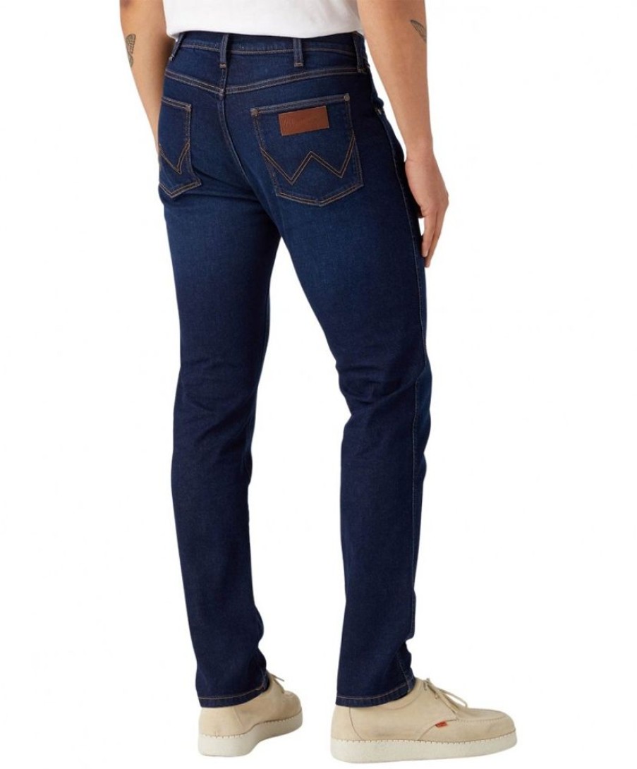 Herren Wrangler Tapered | Wrangler Larston Slim Tapered Jeans In Dunklem Stonewash