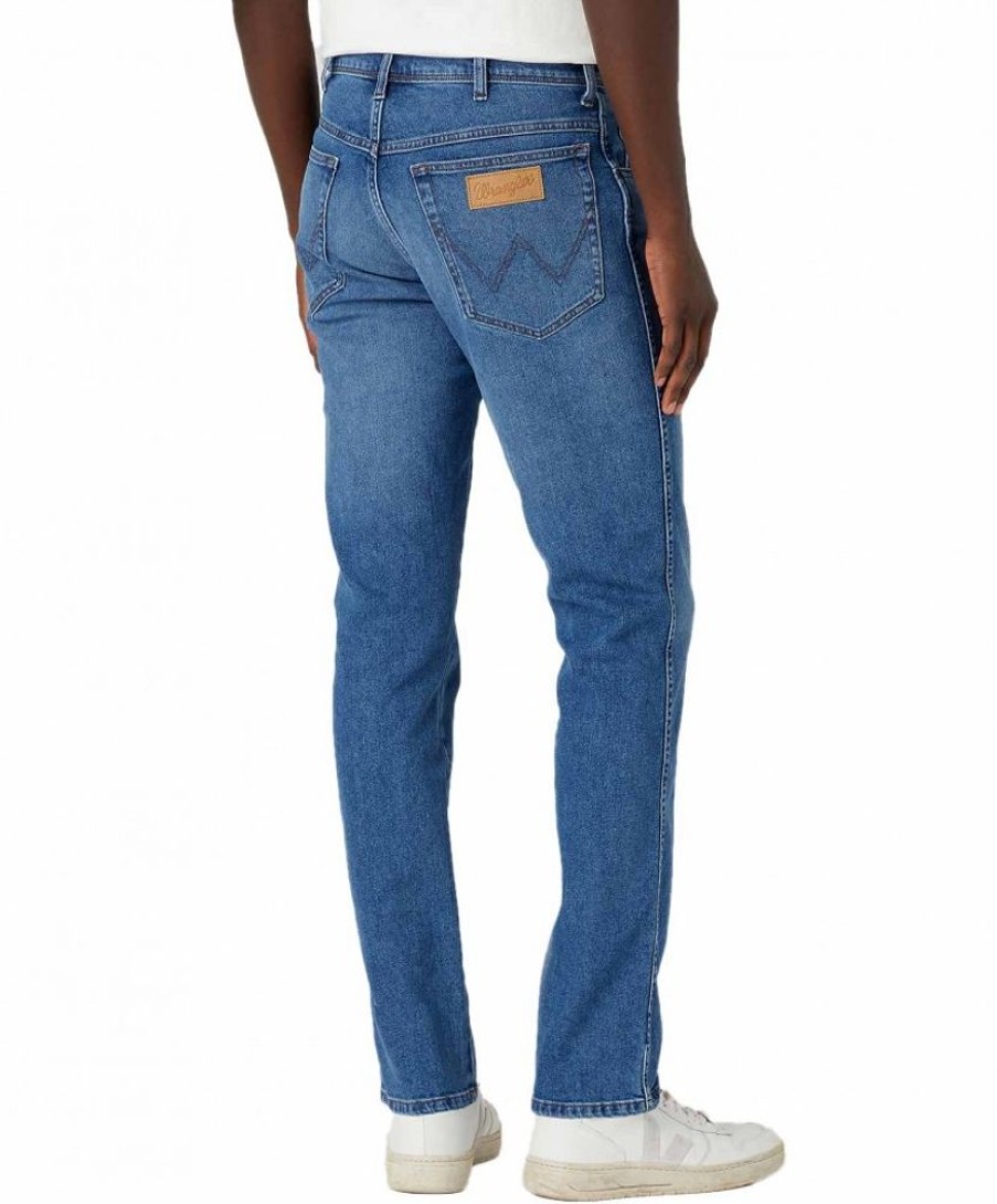 Herren Wrangler Slim Fit | Wrangler Texas Slim Jeans In Mittelblauer Maverik Waschung