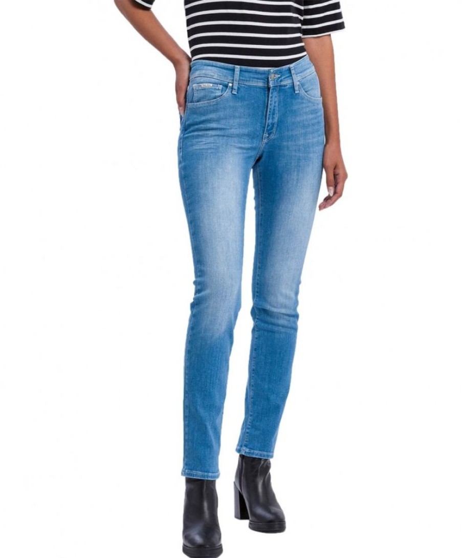 Damen Cross Slim Fit | Cross - Hellblaue Mom Jeans Anya In Light Blue