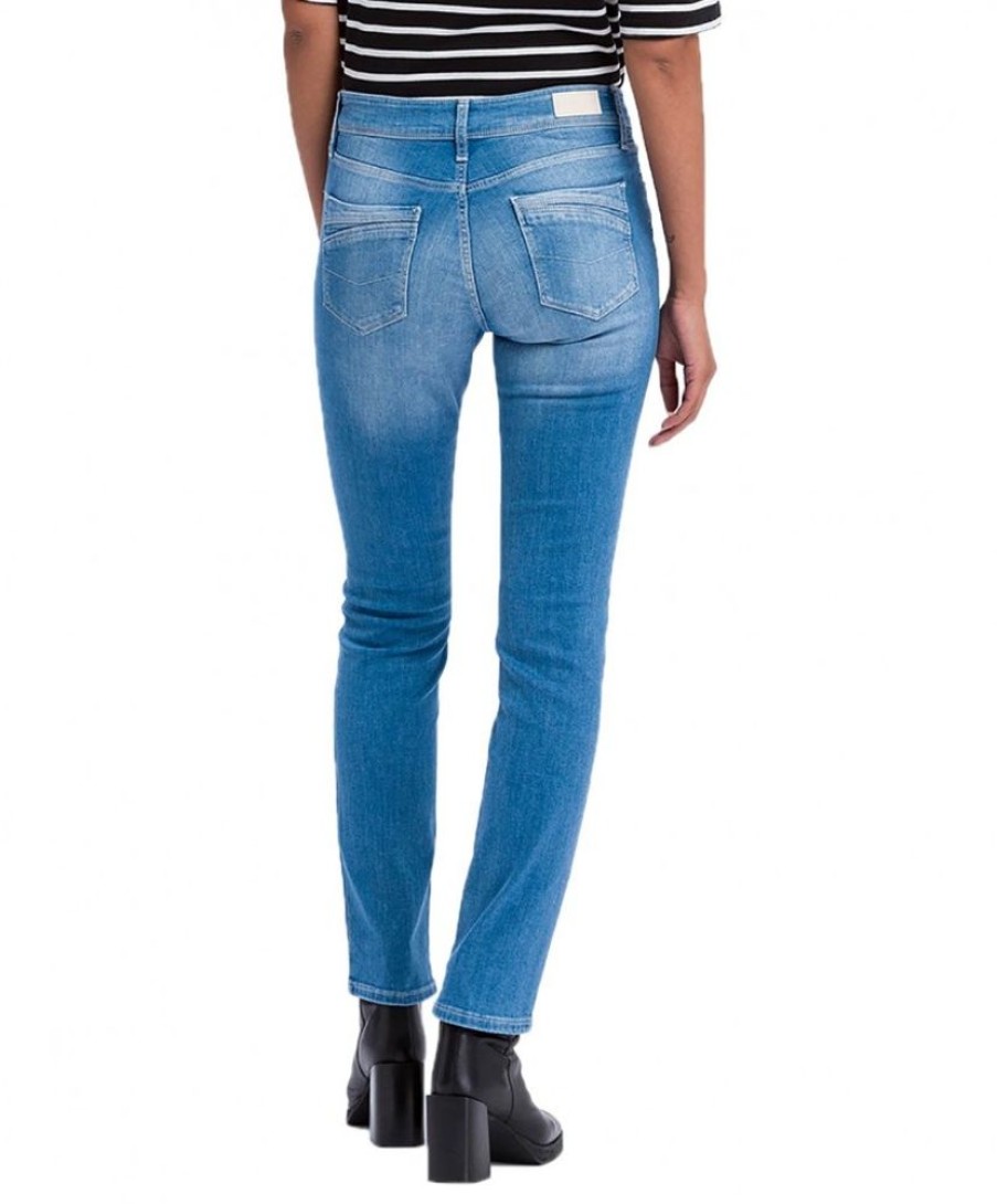 Damen Cross Slim Fit | Cross - Hellblaue Mom Jeans Anya In Light Blue